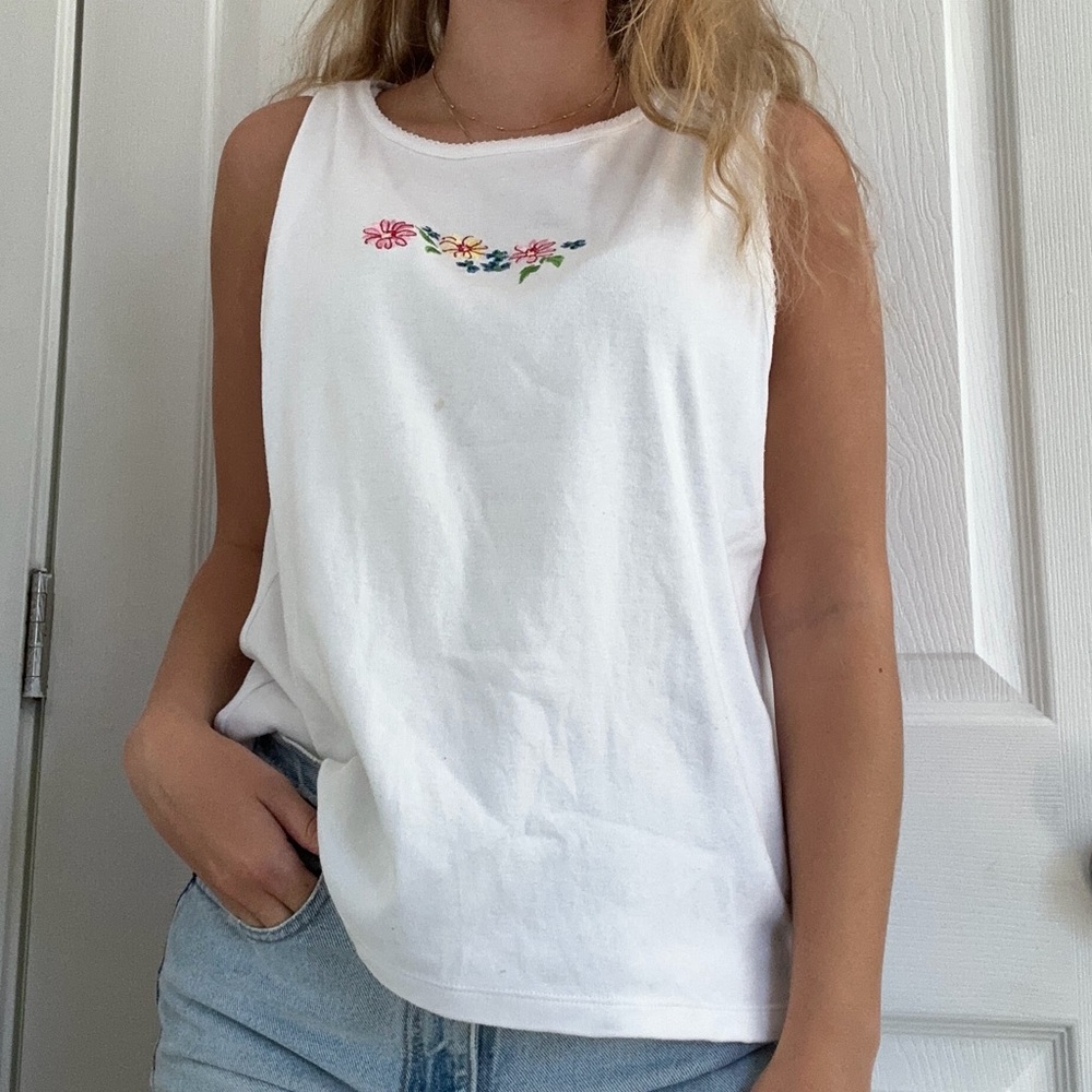 Liz Claiborne White Tank Top with Floral Detail